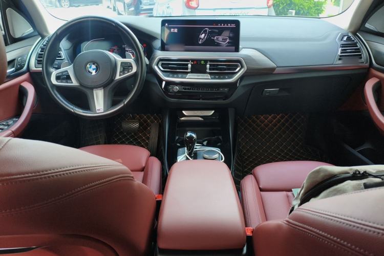 Used BMW X3 2022 Second Facelift xDrive30i Leading Edition M Night Sky Package Center Console