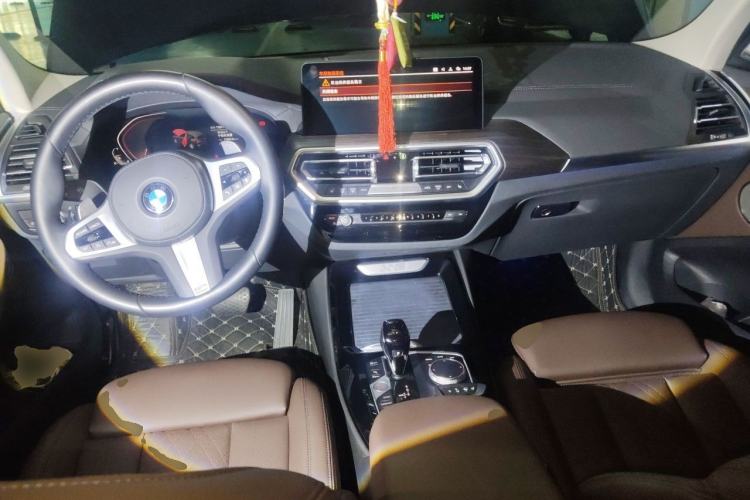 Used BMW X3 2022 xDrive30i Luxury Model M Night Sky Package Center Console