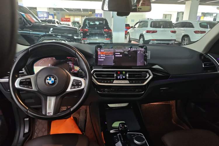Used BMW X3 2022 xDrive25i M Sport Package Center Console