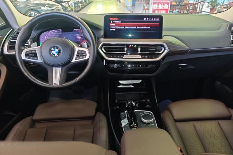 Used BMW X3 2022 Facelift xDrive30i Luxury Edition M Night Edition Package Center Console