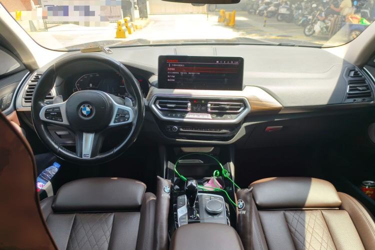 Used BMW X3 2022 xDrive30i Luxury Model M Night Sky Package Center Console