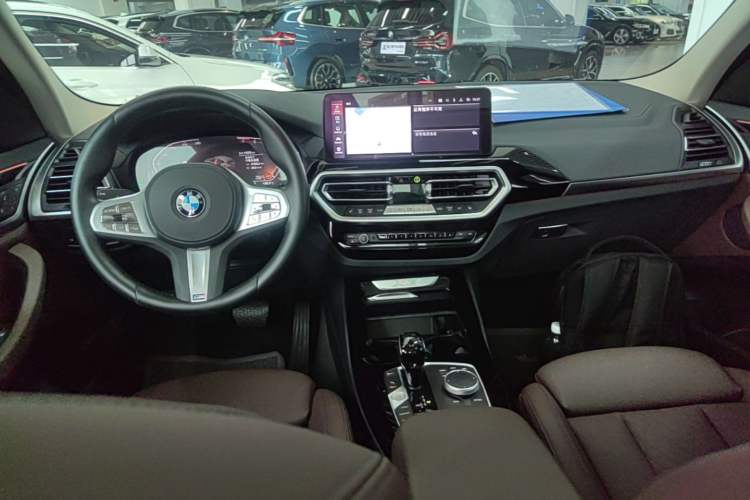 Used BMW X3 2022 Restyled xDrive25i M Sport Package Center Console