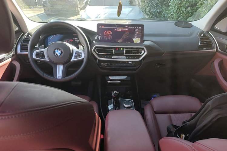 Used BMW X3 2022 xDrive30i Luxury Model M Night Sky Package Center Console