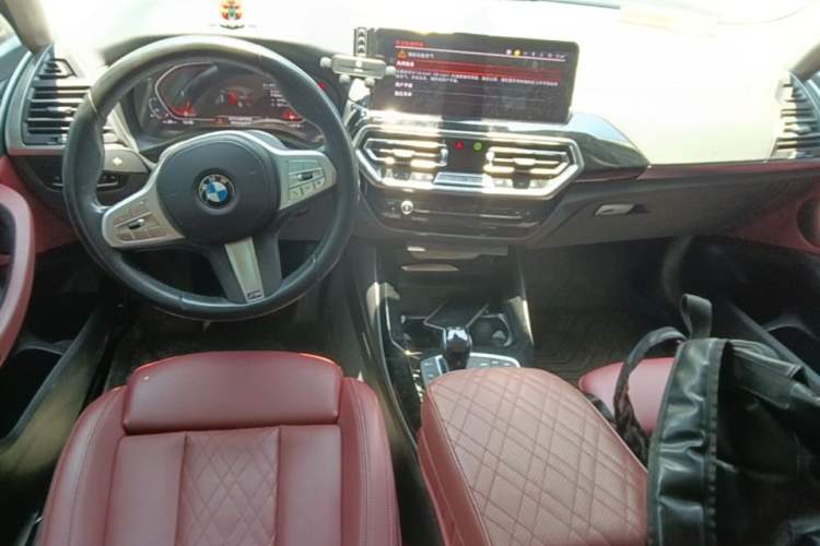 Used BMW X3 2022 xDrive25i M Sport Package Center Console