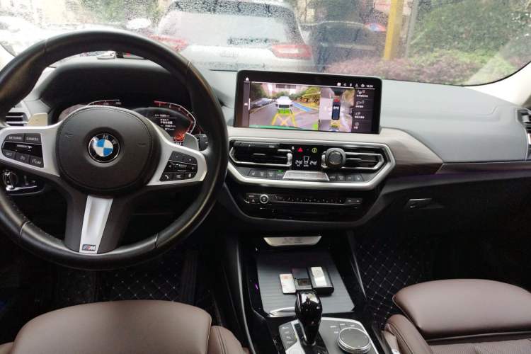 Used BMW X3 2022 Facelift xDrive30i Luxury Edition M Night Edition Package Center Console