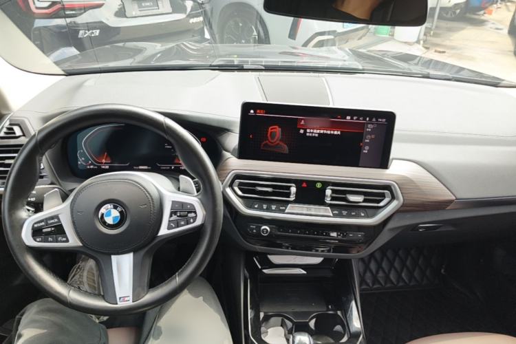 Used BMW X3 2022 xDrive30i Luxury Edition M Night Sky Package Center Console