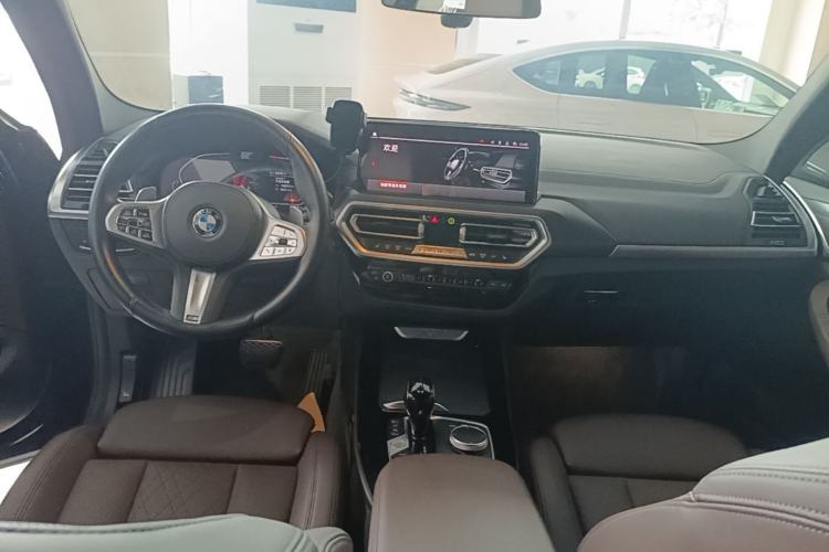 Used BMW X3 2022 Second Facelift xDrive30i Luxury Edition M Night Sky Package Center Console