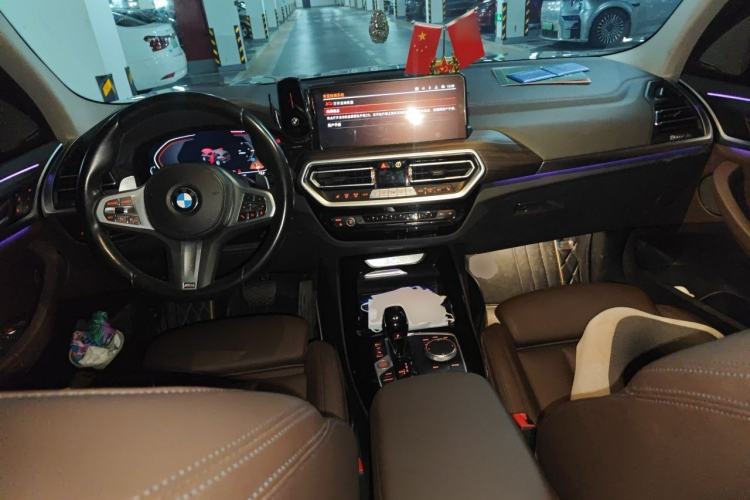 Used BMW X3 2022 Second Facelift xDrive30i Leading Edition M Night Sky Package Center Console