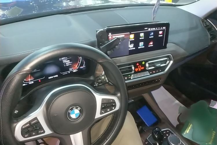 Used BMW X3 2022 xDrive25i M Sport Package Center Console