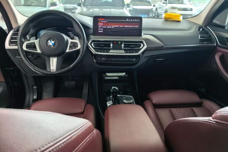 Used BMW X3 2022 Second Facelift xDrive30i Leading Edition M Night Sky Package Center Console