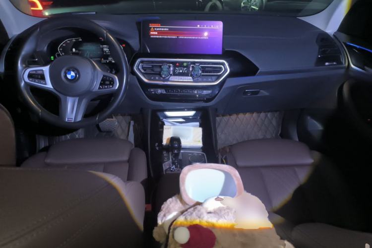 Used BMW X3 2022 xDrive25i M Sport Package Center Console
