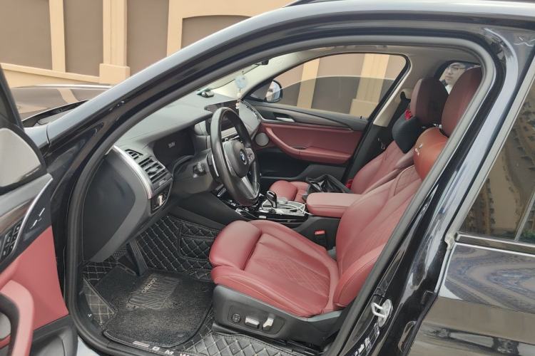 Used BMW X3 2022 Second Facelift xDrive30i Leading Edition M Night Sky Package Driver Seat