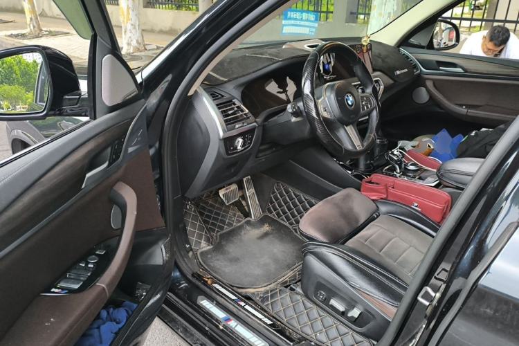 Used BMW X3 2022 Second Facelift xDrive30i Leading Edition M Night Sky Package Driver Seat