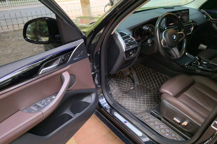 Used BMW X3 2022 xDrive25i M Sport Package Driver Seat