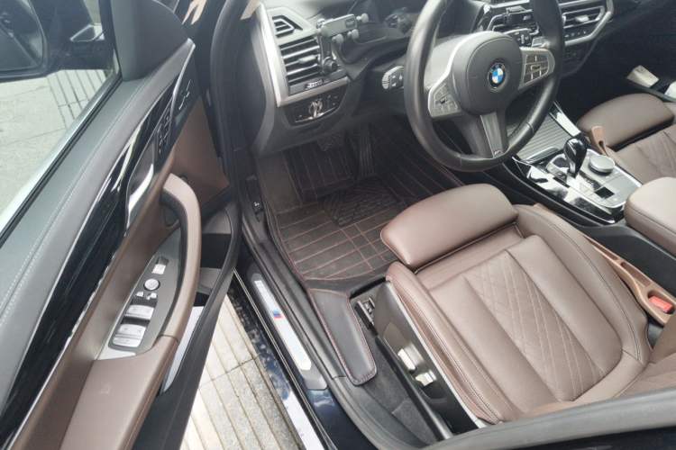 Used BMW X3 2022 xDrive25i M Sport Package Driver Seat