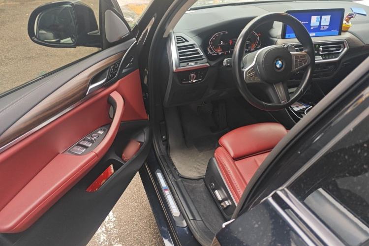 Used BMW X3 2022 Second Facelift xDrive30i Leading Edition M Night Sky Package Driver Seat