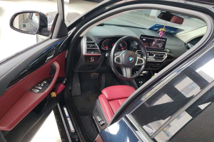 Used BMW X3 2022 xDrive25i M Sport Package Driver Seat