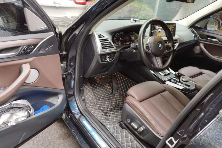 Used BMW X3 2022 Facelift xDrive30i Luxury Edition M Night Edition Package Driver Seat