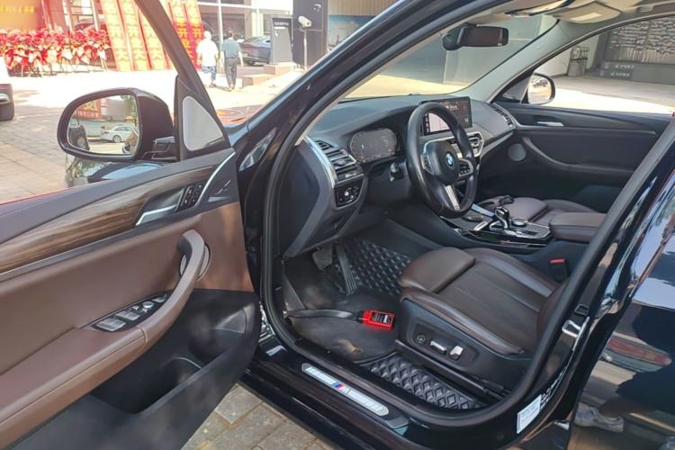 Used BMW X3 2022 Facelift xDrive30i Luxury Edition M Night Edition Package Driver Seat
