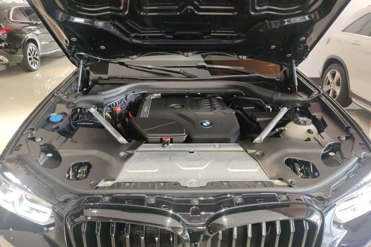Used BMW X3 2022 Restyled xDrive25i M Sport Package Engine Bay