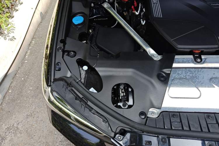 Used BMW X3 2022 Restyled xDrive25i M Sport Package Engine Bay Right