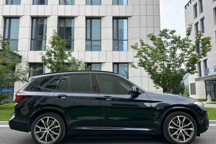 Used BMW X3 2022 Second Facelift xDrive30i Leading Edition M Night Sky Package Exterior 2