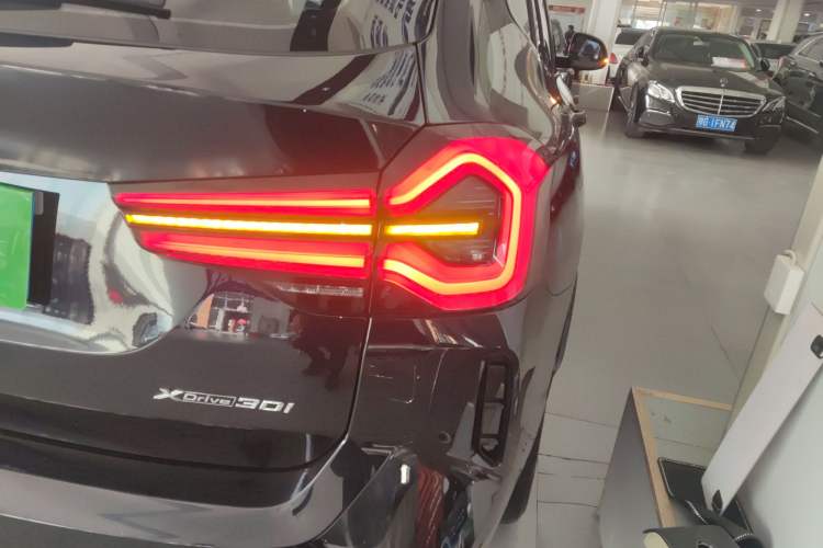 Used BMW X3 2022 Second Facelift xDrive30i Leading Edition M Night Sky Package Exterior 6