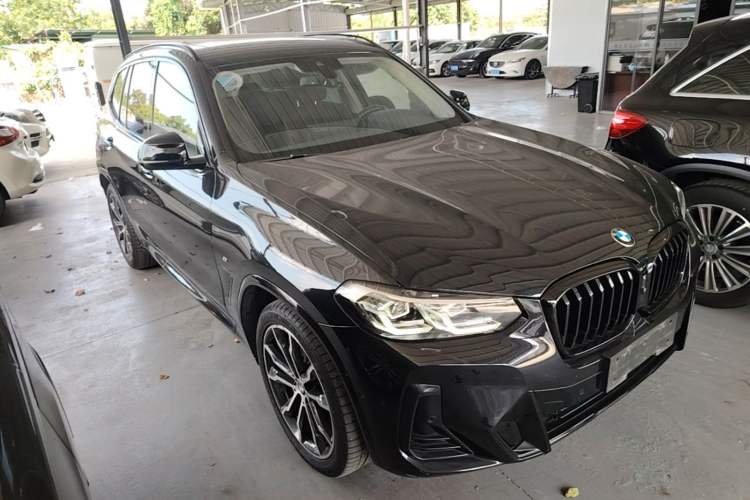 Used BMW X3 2022 Second Facelift xDrive30i Leading Edition M Night Sky Package Front Right 45 Deg