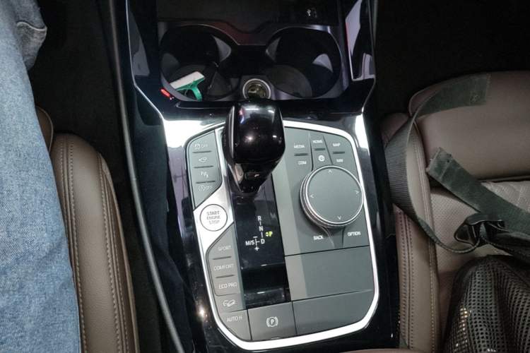 Used BMW X3 2022 Second Facelift xDrive30i Leading Edition M Night Sky Package Gear Lever