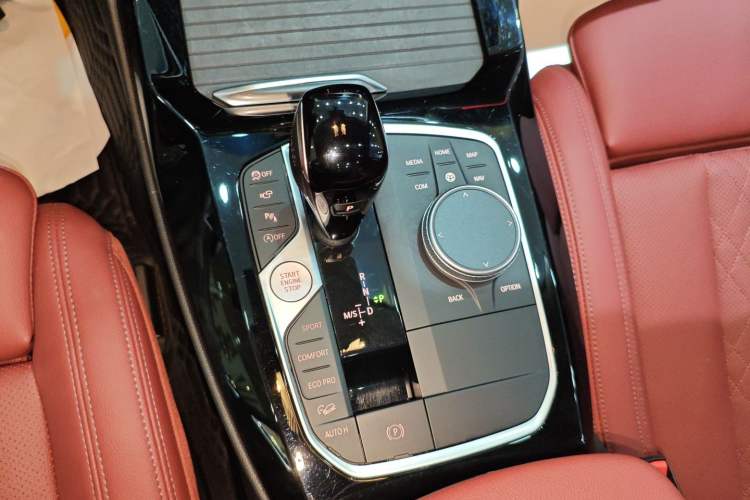 Used BMW X3 2022 Second Facelift xDrive30i Leading Edition M Night Sky Package Gear Lever
