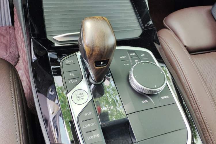 Used BMW X3 2022 xDrive30i Luxury Model M Night Sky Package Gear Lever