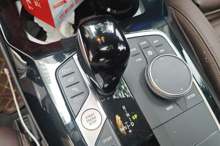 Used BMW X3 2022 Second Facelift xDrive30i Leading Edition M Night Sky Package Gear Lever