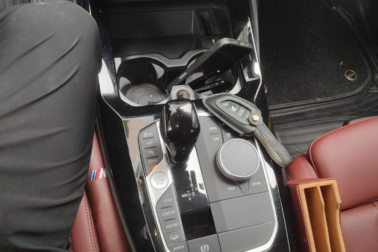 Used BMW X3 2022 Second Facelift xDrive30i Leading Edition M Night Sky Package Gear Lever