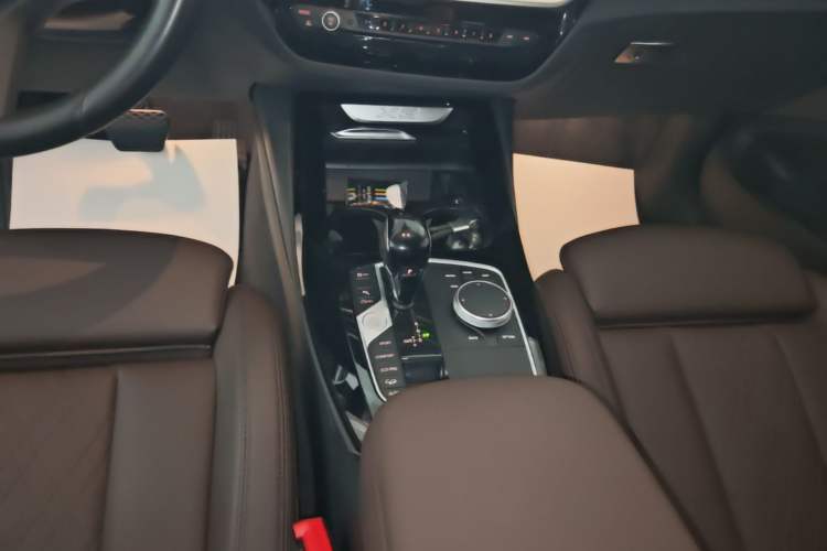 Used BMW X3 2022 Restyled xDrive25i M Sport Package Gear Lever