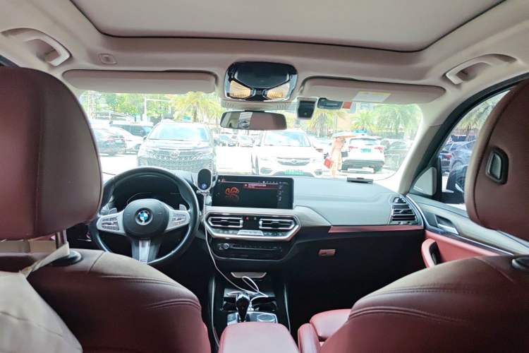 Used BMW X3 2022 Second Facelift xDrive30i Leading Edition M Night Sky Package Headliner