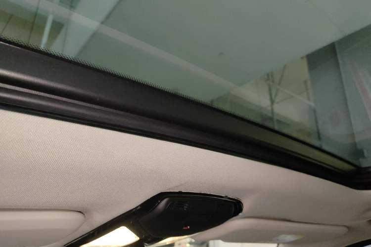 Used BMW X3 2022 Second Facelift xDrive30i Leading Edition M Night Sky Package Headliner