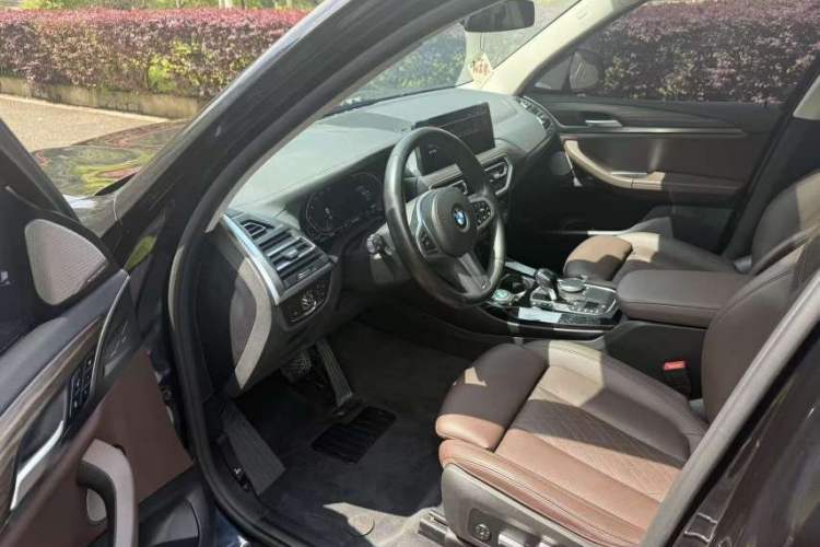Used BMW X3 2022 Second Facelift xDrive30i Leading Edition M Night Sky Package Interior 1