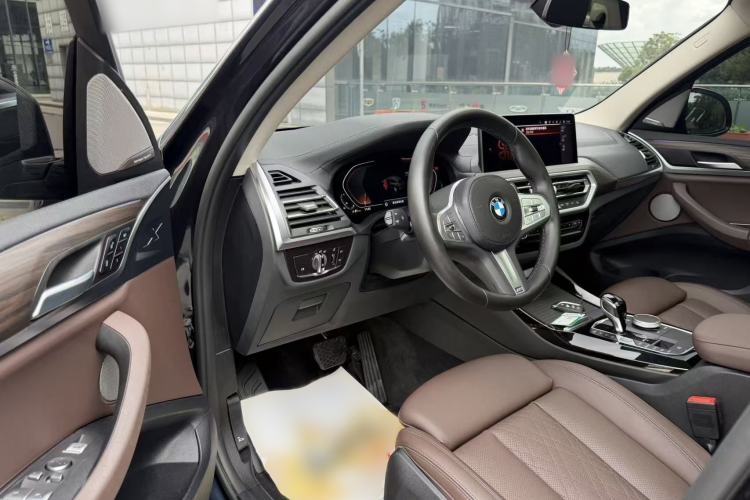 Used BMW X3 2022 Second Facelift xDrive30i Leading Edition M Night Sky Package Interior 1