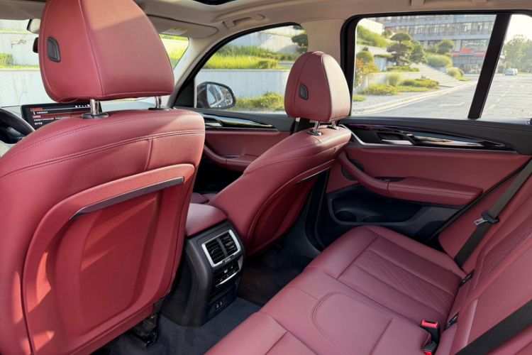 Used BMW X3 2022 xDrive25i M Sport Package Interior 1