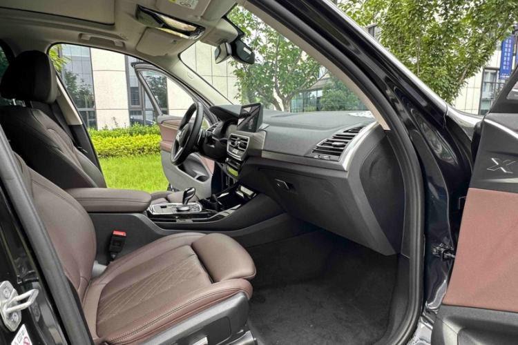 Used BMW X3 2022 Second Facelift xDrive30i Leading Edition M Night Sky Package Interior 10