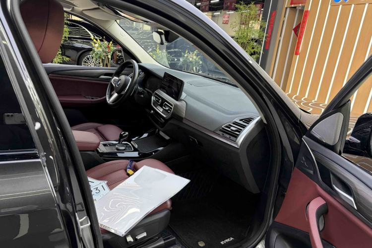 Used BMW X3 2022 xDrive30i Luxury Model M Night Sky Package Interior 10