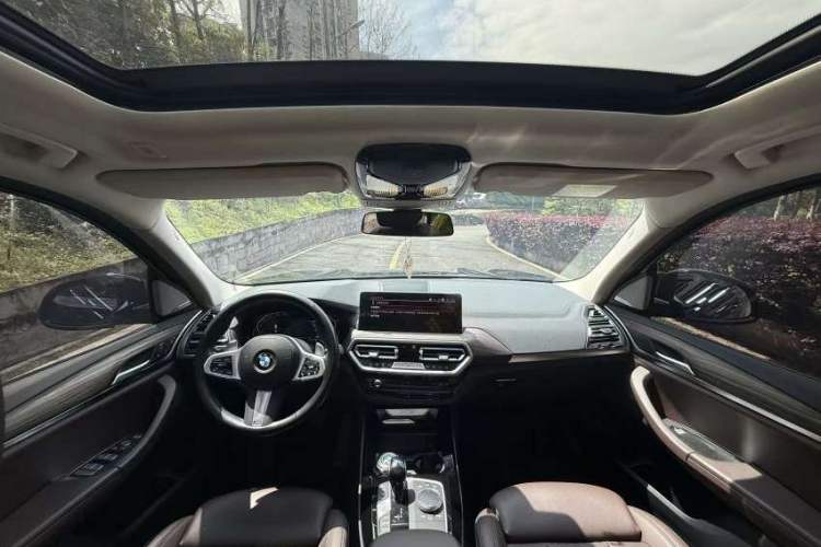 Used BMW X3 2022 Second Facelift xDrive30i Leading Edition M Night Sky Package Interior 2