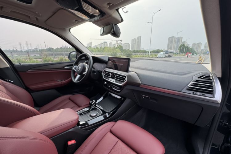 Used BMW X3 2022 xDrive30i Luxury Model M Night Sky Package Interior 2