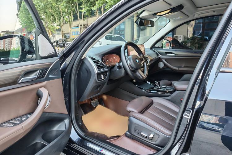 Used BMW X3 2022 xDrive30i Luxury Model M Night Sky Package Interior 2