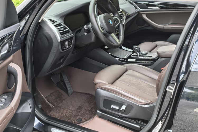 Used BMW X3 2022 xDrive25i M Sport Package Interior 2