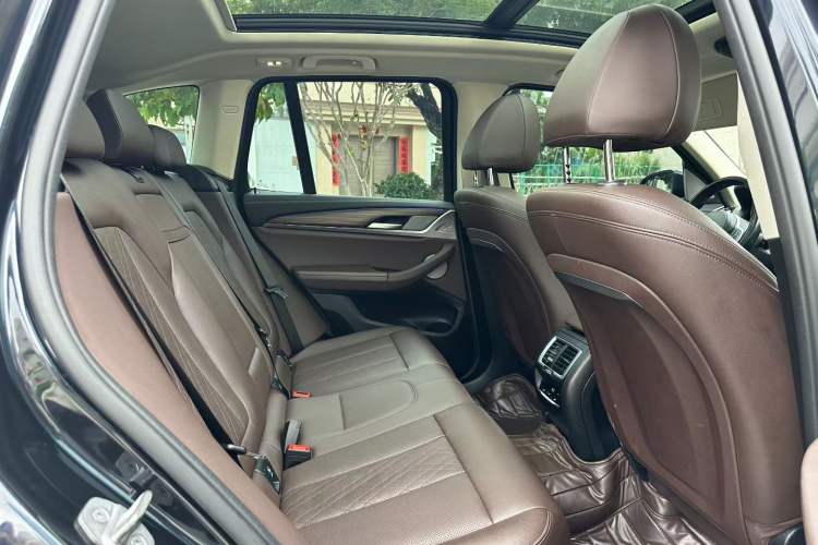 Used BMW X3 2022 Second Facelift xDrive30i Leading Edition M Night Sky Package Interior 3
