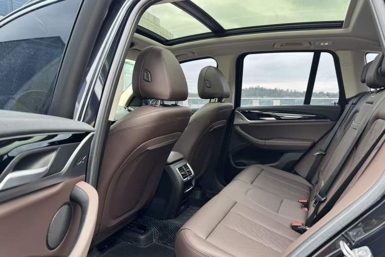Used BMW X3 2022 xDrive25i M Sport Package Interior 3