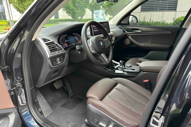 Used BMW X3 2022 Second Facelift xDrive30i Leading Edition M Night Sky Package Interior 3