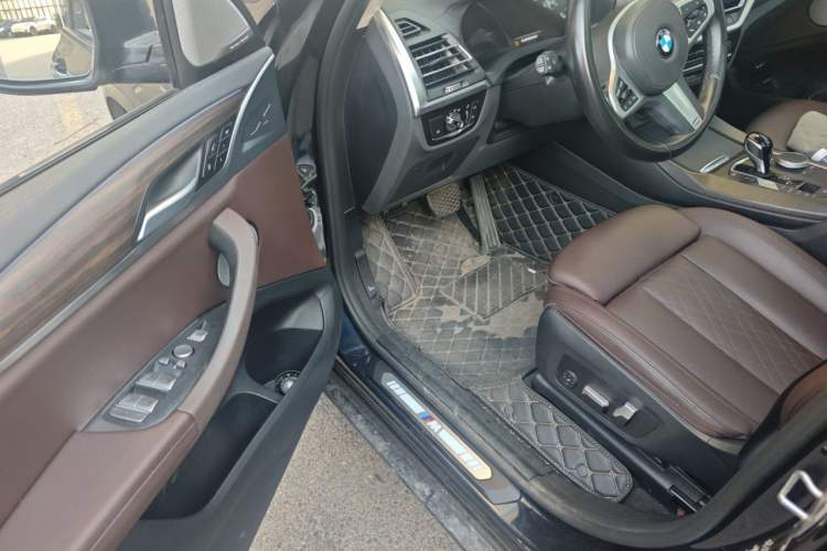 Used BMW X3 2022 xDrive30i Luxury Model M Night Sky Package Interior 3