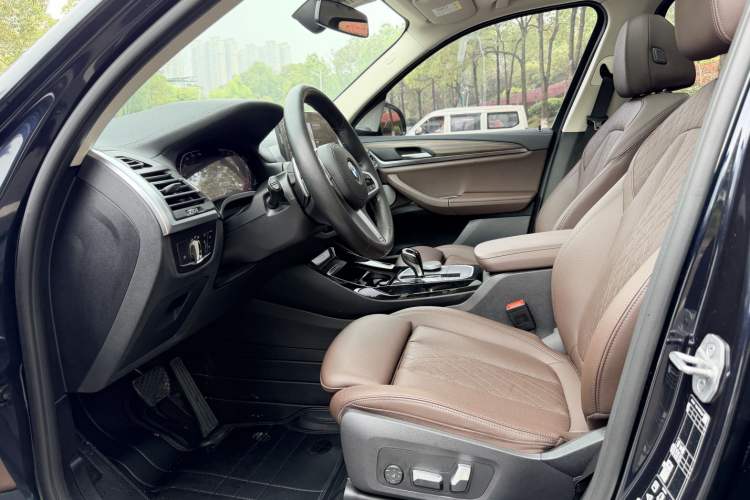 Used BMW X3 2022 xDrive30i Luxury Model M Night Sky Package Interior 3